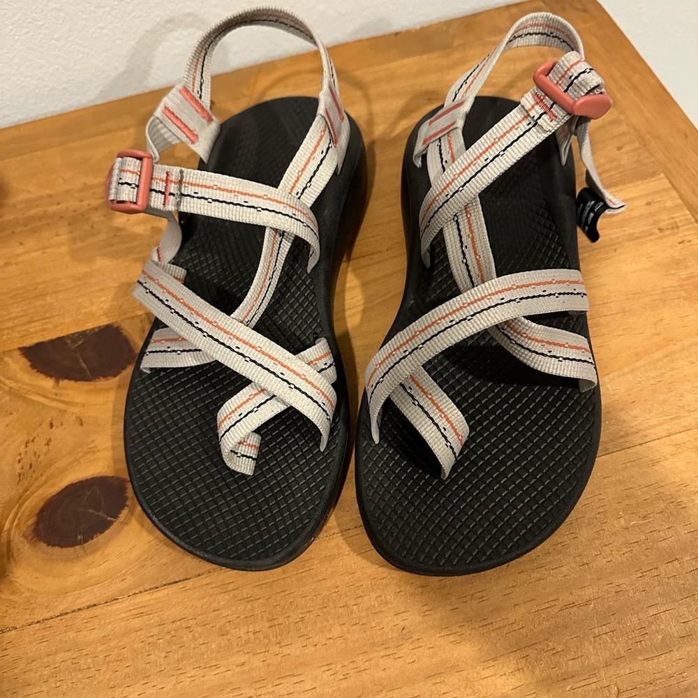 Women’s Chaco sandals NEW